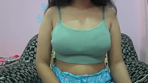 ishika_singh_ online show from October 27, 2:07 am