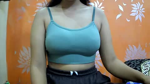 Snapshot of ishika_singh_ chatting on February 27, 3:36 am ishika_singh_ online show from February 27, 3:36 am
