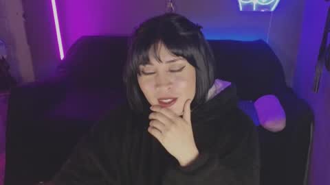 Snapshot of isis_diosa chatting on February 1, 11:10 am Ana Maria online show from February 1, 11:10 am