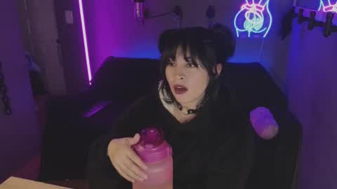 Snapshot of isis_diosa chatting on January 14, 11:20 am Ana Maria online show from January 14, 11:20 am