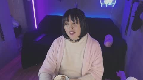 Snapshot of isis_diosa chatting on February 4, 8:56 am Ana Maria online show from February 4, 8:56 am
