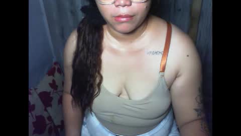 Snapshot of islandwoman05 chatting on December 15, 7:57 am lanny online show from December 15, 7:57 am