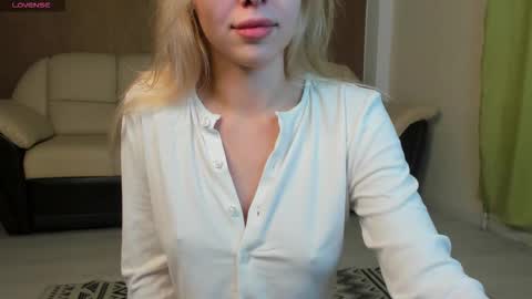 Polly online show from September 18, 6:06 pm