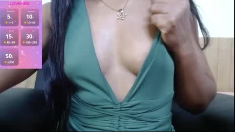 issa_km online show from February 11, 10:50 pm