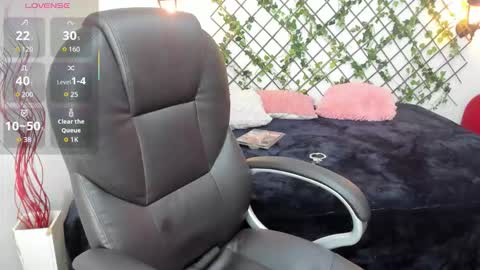 Snapshot of issa_nassar chatting on October 25, 2:25 pm Issa online show from October 25, 2:25 pm