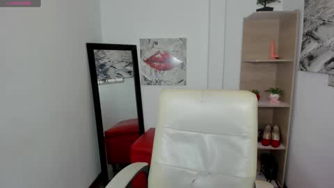 Snapshot of issa_nassar chatting on January 13, 12:56 pm Issa online show from January 13, 12:56 pm