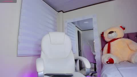 Snapshot of issabellarodriguez chatting on January 17, 4:49 am Isa online show from January 17, 4:49 am