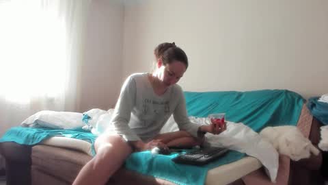 Issabelle online show from March 8, 6:50 am