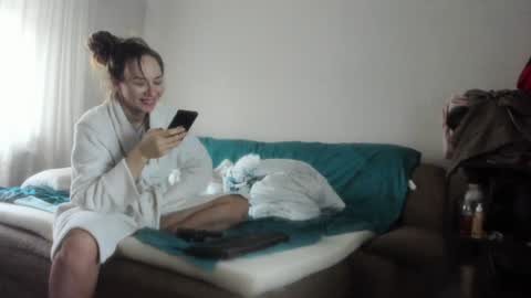 Issabelle online show from January 17, 6:47 am
