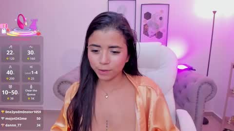 Snapshot of issi_loren chatting on October 10, 9:20 pm issi_loren online show from October 10, 9:20 pm