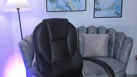 Snapshot of issi_loren chatting on October 17, 5:38 pm issi_loren online show from October 17, 5:38 pm