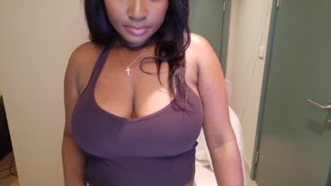 itsanna_b online show from July 28, 3:04 am