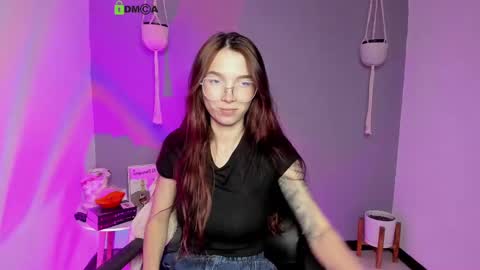 Snapshot of itscamill chatting on February 18, 2:05 am camill online show from February 18, 2:05 am