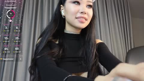 Queen Liya online show from January 27, 8:17 pm