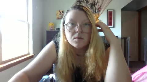 Itsglitchh222 online show from September 13, 9:12 pm