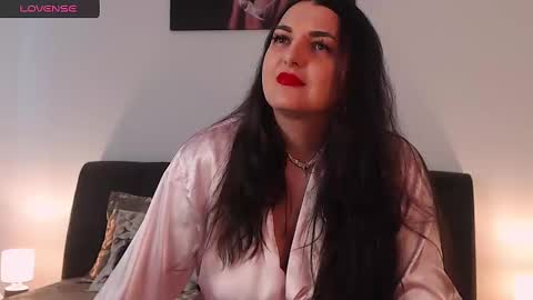 Snapshot of itsyourlady chatting on February 21, 11:01 am Melissa Khaan online show from February 21, 11:01 am