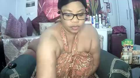 itumeleng74 online show from January 15, 5:19 am