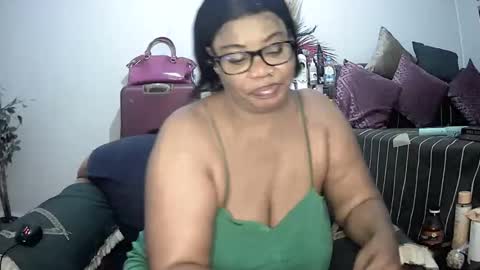 itumeleng74 online show from February 5, 7:31 pm