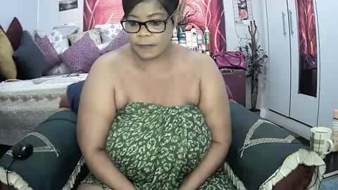 itumeleng74 online show from February 17, 7:25 am