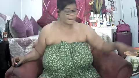 itumeleng74 online show from January 6, 5:08 am
