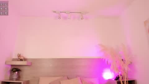 Snapshot of ivana_hall chatting on September 29, 7:52 pm ivana_hall online show from September 29, 7:52 pm