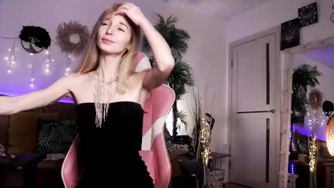 ivankai_ online show from February 24, 6:58 pm