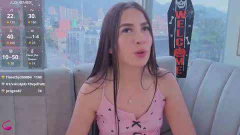 Snapshot of ivanna_west chatting on October 29, 1:58 pm Ivanna West online show from October 29, 1:58 pm