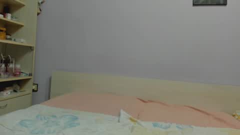 Snapshot of iveto69 chatting on February 14, 4:47 am Iveta online show from February 14, 4:47 am