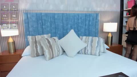 Snapshot of ivi_akina chatting on October 20, 6:33 pm Valeria Sanders online show from October 20, 6:33 pm