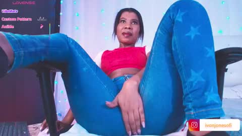 Snapshot of ivonjoness chatting on October 28, 4:07 am Ivon Miss Jones online show from October 28, 4:07 am