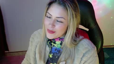 Snapshot of ivy__taylorr chatting on October 23, 8:37 pm Diana Rojas  online show from October 23, 8:37 pm