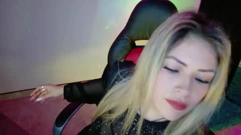 Snapshot of ivy__taylorr chatting on October 27, 10:48 pm Diana Rojas  online show from October 27, 10:48 pm