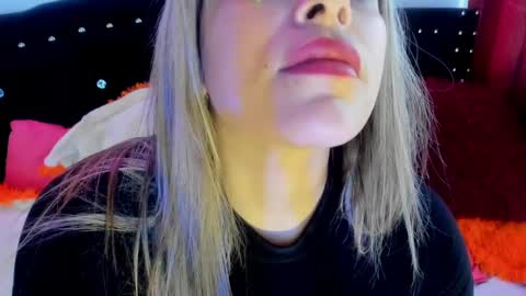 Snapshot of ivy__taylorr chatting on February 27, 10:31 pm Diana Rojas  online show from February 27, 10:31 pm