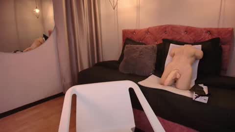 ivy_bonnie online show from December 4, 12:07 pm