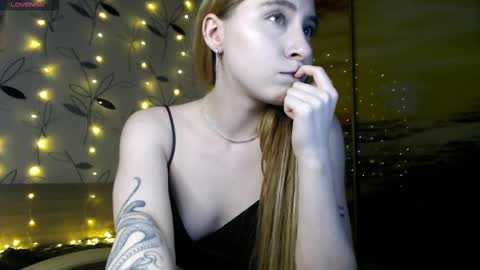 Snapshot of ivy_dean_ chatting on March 12, 12:10 am Ivy online show from March 12, 12:10 am
