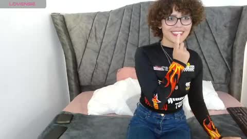 ivy_fantasy69 online show from May 25, 6:51 pm
