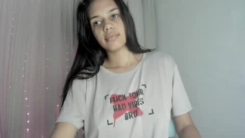 Snapshot of ivy_layla0 chatting on December 20, 2:30 am Ivy Layla online show from December 20, 2:30 am