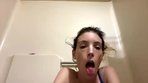 ivy_rose90 online show from October 13, 2:25 am