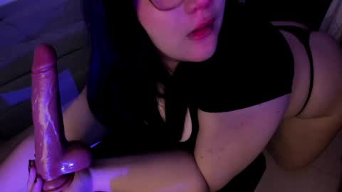 I V Y online show from April 21, 4:08 am