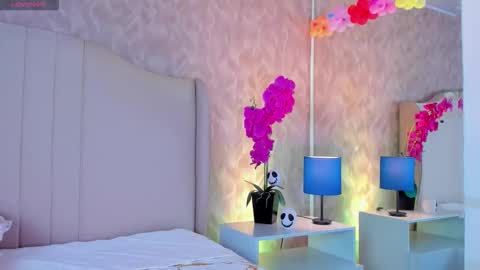 Ivy  online show from November 8, 9:53 pm