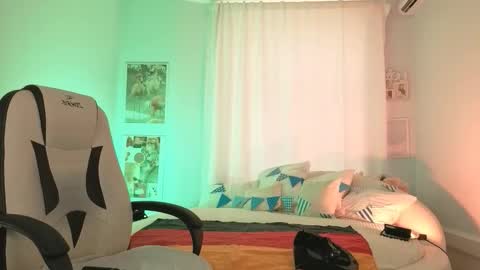 Snapshot of ivyhoney chatting on September 25, 9:52 am IVY - Follow me 3 online show from September 25, 9:52 am