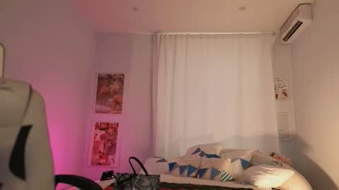 Snapshot of ivyhoney chatting on October 7, 10:41 am IVY - Follow me 3 online show from October 7, 10:41 am