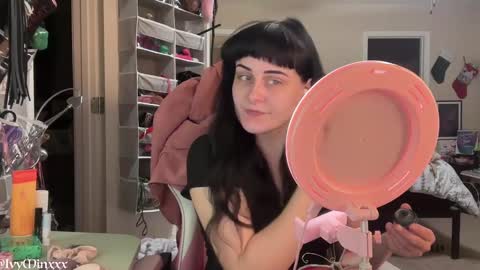 Snapshot of ivyminxxx chatting on January 6, 12:16 am Ivy Minxxx online show from January 6, 12:16 am