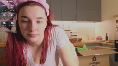 Daisy online show from December 4, 9:59 pm