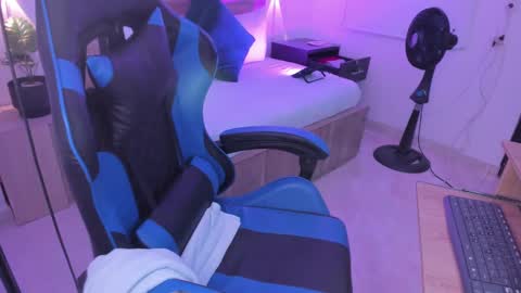 Iza online show from October 9, 1:04 pm