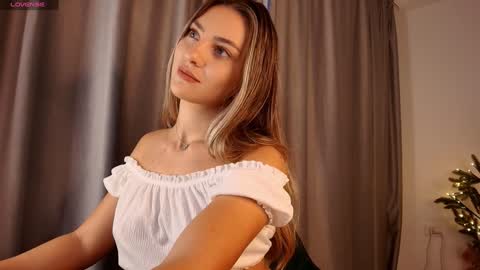 Snapshot of izy_bellee chatting on January 13, 3:04 pm izy bellee online show from January 13, 3:04 pm