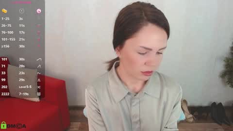 Snapshot of izzy_cam chatting on October 13, 4:59 am Queen of nylon Victoria online show from October 13, 4:59 am