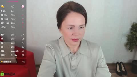 Snapshot of izzy_cam chatting on October 15, 6:16 am Queen of nylon Victoria online show from October 15, 6:16 am