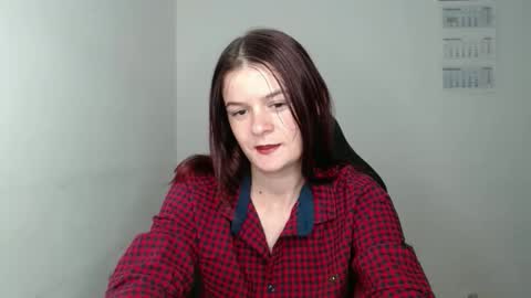 Snapshot of izzyflame18 chatting on November 1, 8:13 pm Shygirl online show from November 1, 8:13 pm