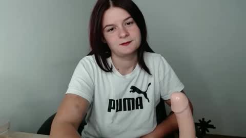 Snapshot of izzyflame18 chatting on October 6, 10:47 pm Shygirl online show from October 6, 10:47 pm